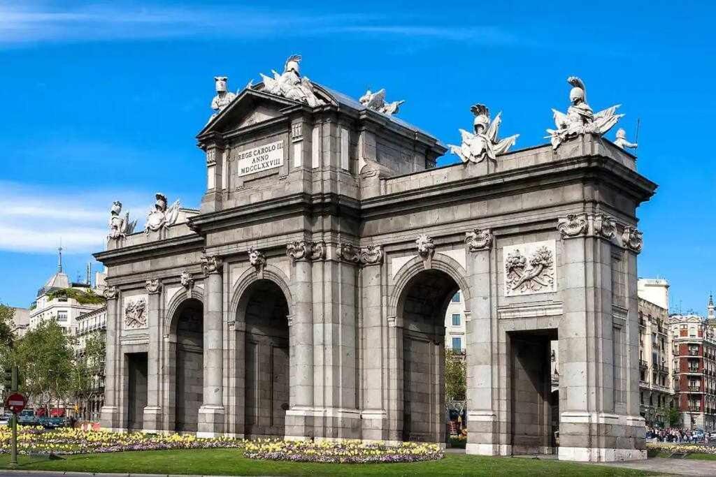 Apartamento IV Alcalaretiro Ideal Parejas Madrid Dış mekan fotoğraf
